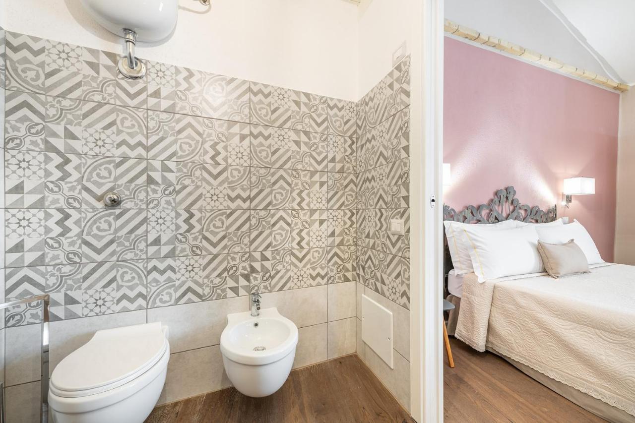 Promenade Boutique Rooms - City Centre Cagliari Luaran gambar