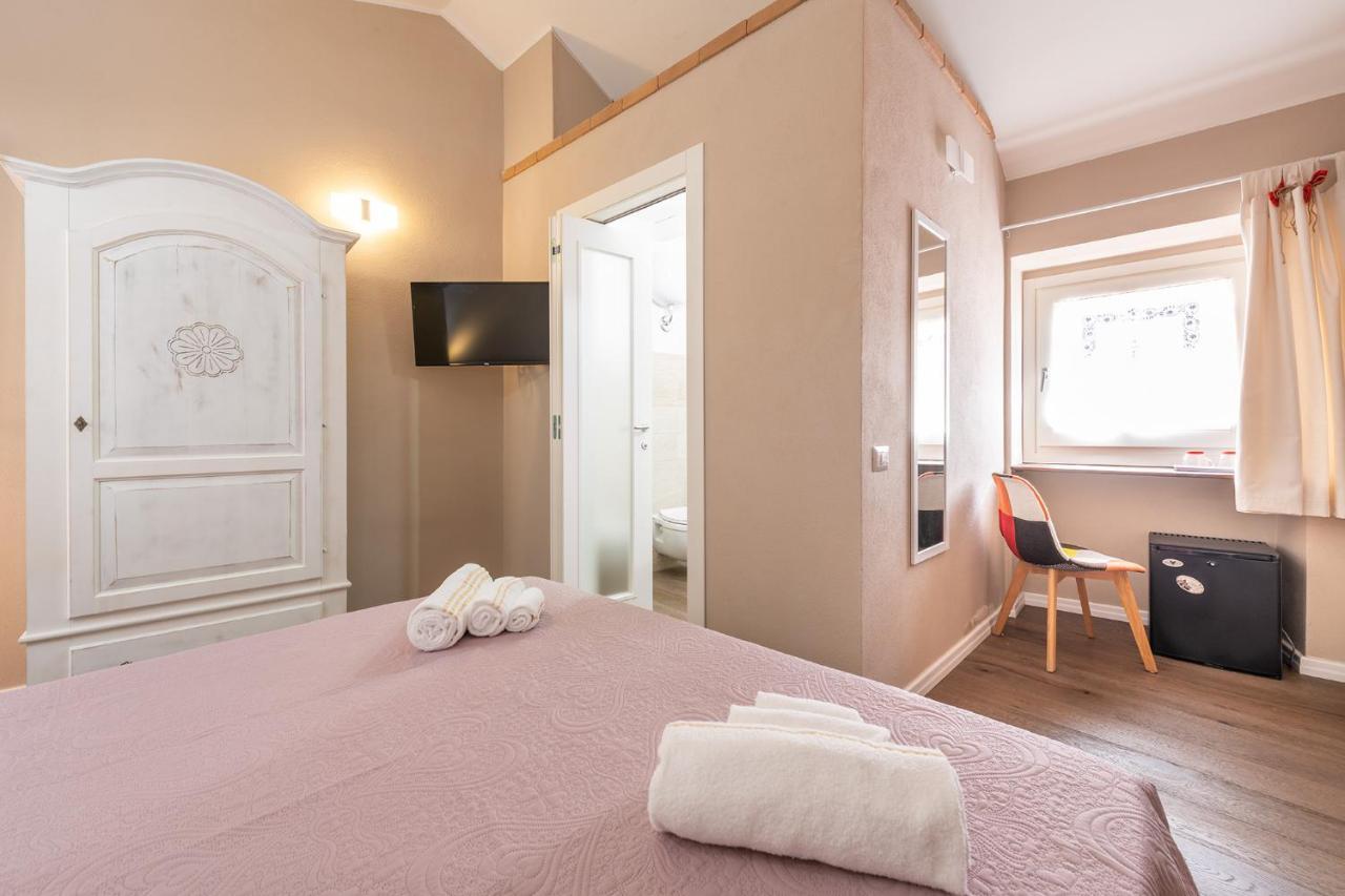 Promenade Boutique Rooms - City Centre Cagliari Luaran gambar