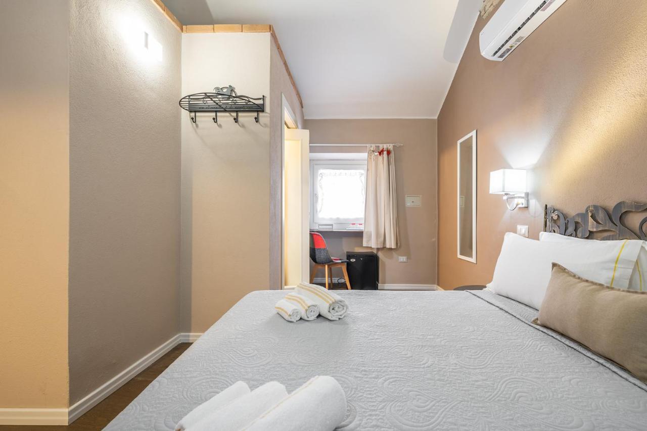 Promenade Boutique Rooms - City Centre Cagliari Luaran gambar